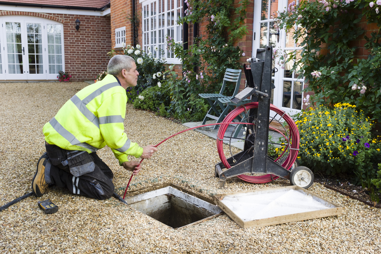 Drain Cleaning London – Fraser Bond’s Professional Drainage Support for Landlords and Investors
