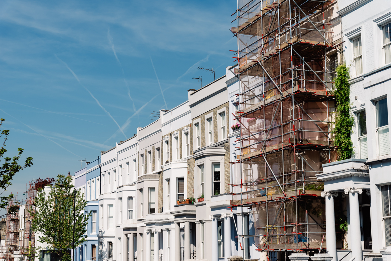 Senior Debt vs Mezzanine Finance – Key Differences for UK Property Investors