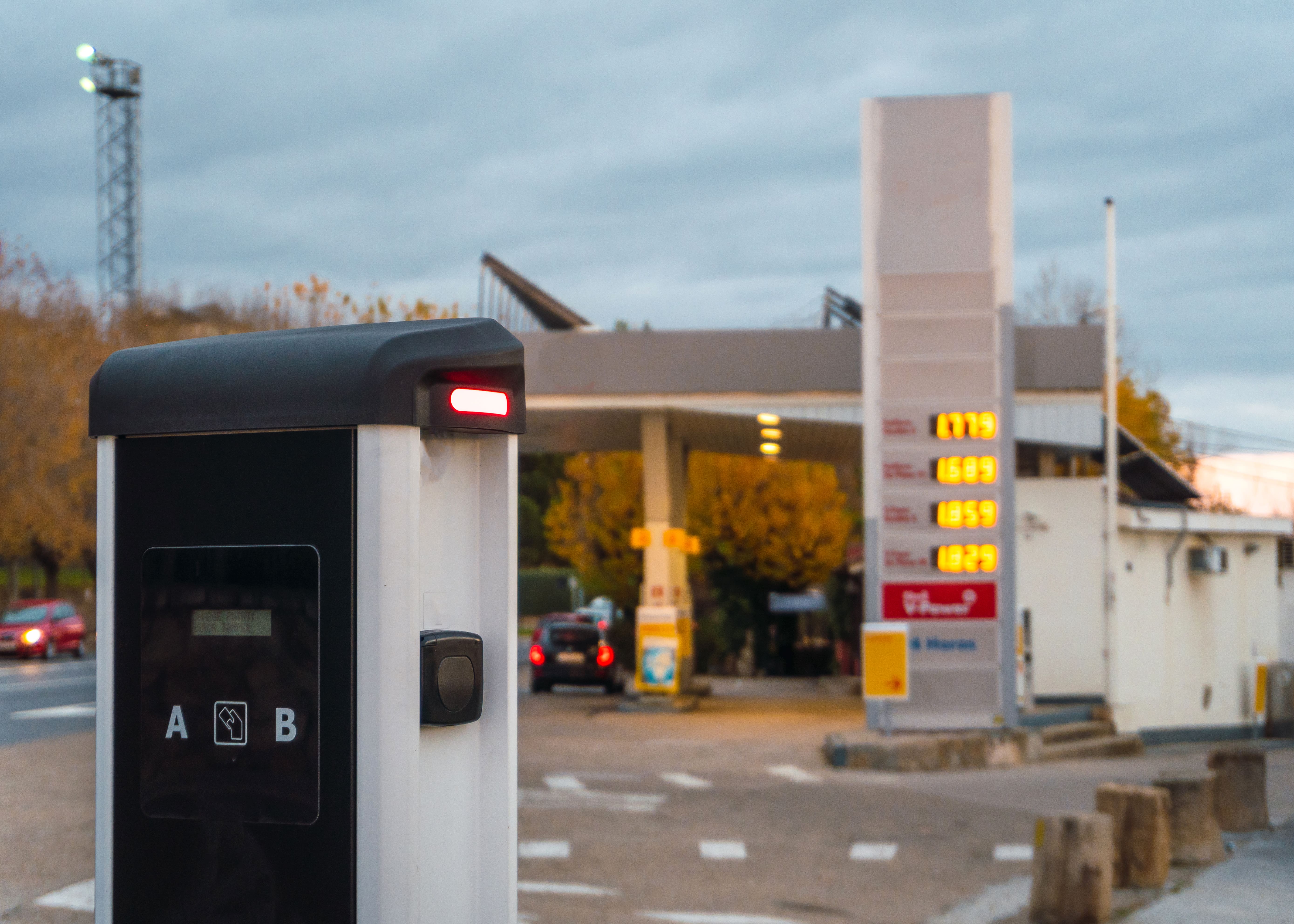 Electric Vehicle Charging Station Lease Opportunities UK – Fraser Bond Guide