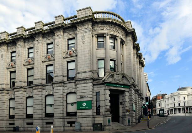 Below Market Property Near Transport Links UK - Investment Guide