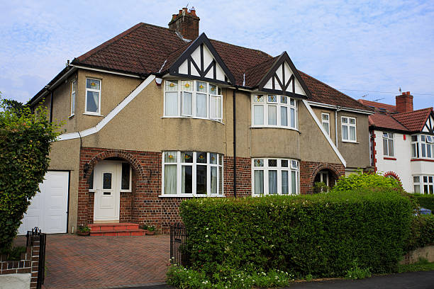 How Many People Can Live in a 3 Bed House UK