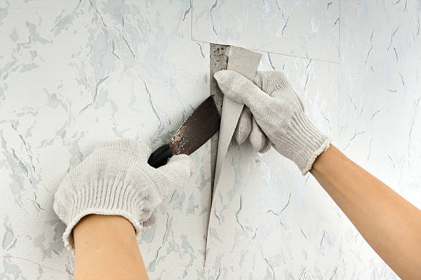 Cost to Remove Wallpaper – UK Wallpaper Removal Prices 2026