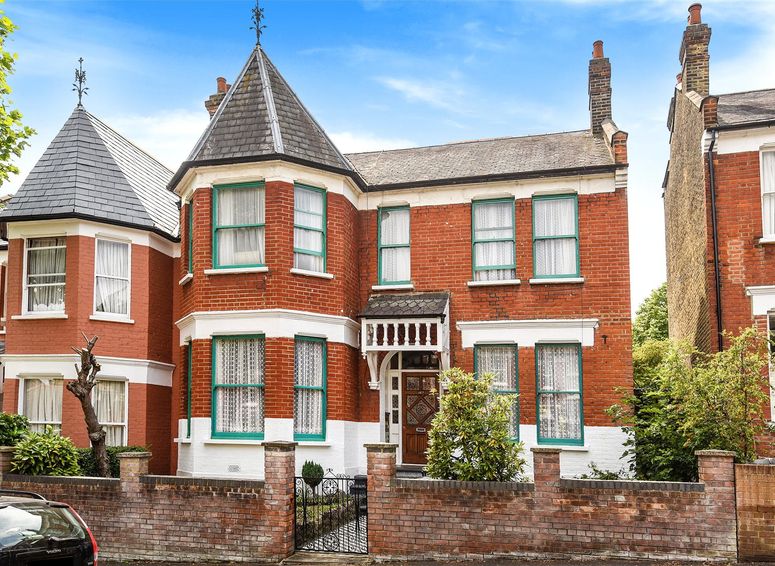 Top Tips for Buying Property in Crouch End, London
