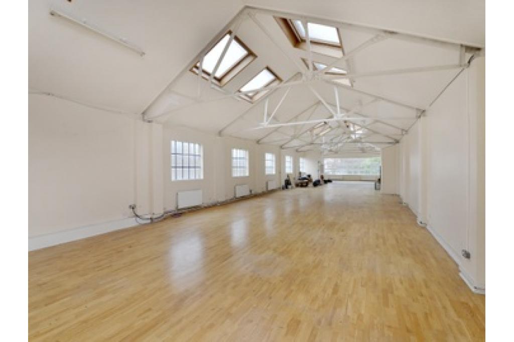 Large open plan office in Brixton - few minutes walk from tube station