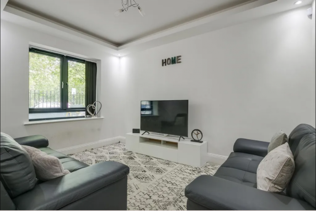 3 bed semi-detached house for sale  Pirbright Road, London SW18