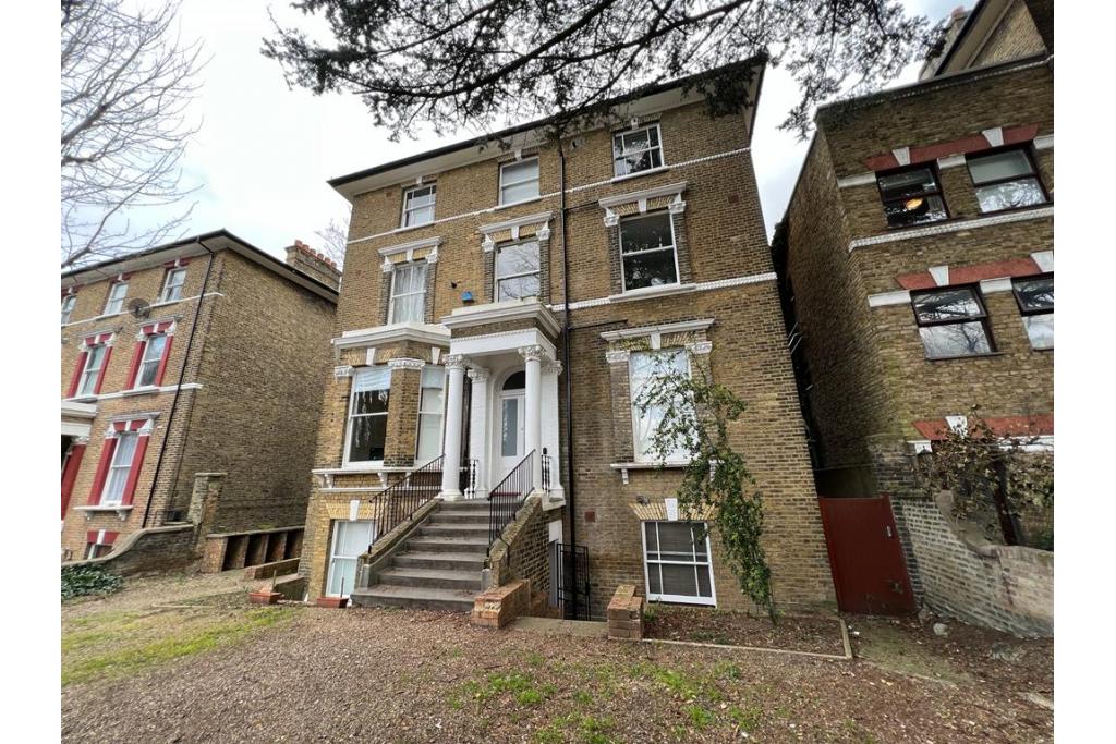 1 bedroom property available in 111A Upper Tulse Hill London SW2