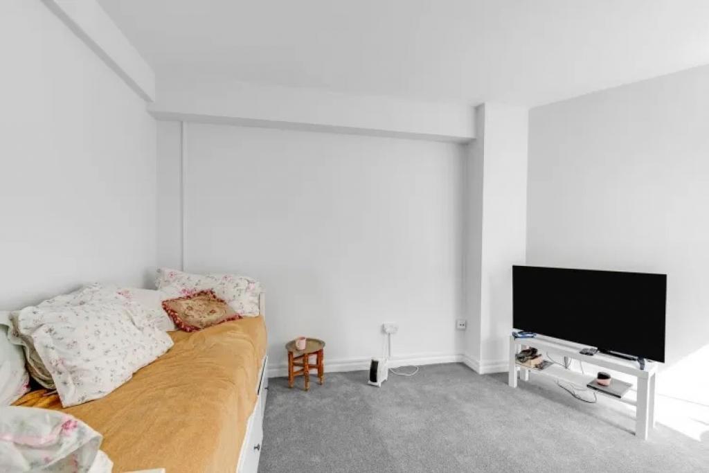 Studio to rent Chelsea Cloisters, Sloane Avenue, London SW3