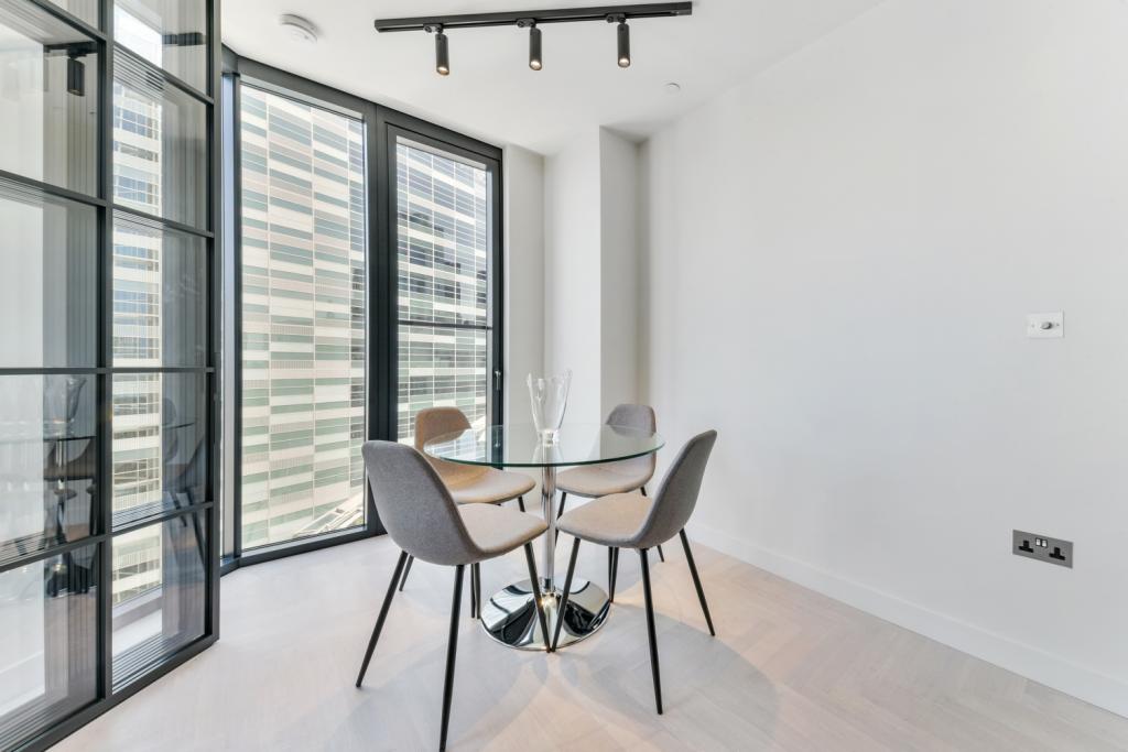 One Bedroom Apartment – Winter Garden – 1,000 sq ft –£3,466pcm – Sun Street