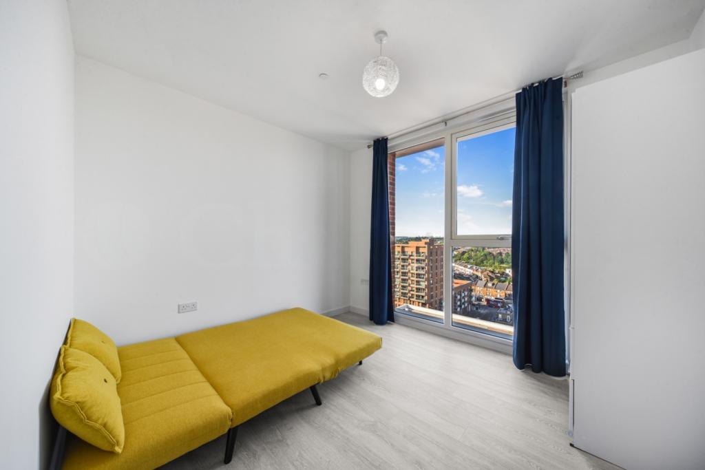 Two Bedroom Apartment with Reservoir Views – Hendon Waterside, – £2,383pcm