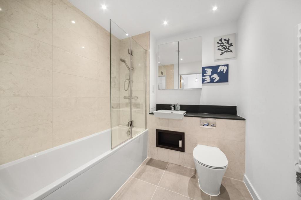 Two Bedroom Apartment with Reservoir Views – Hendon Waterside, – £2,383pcm