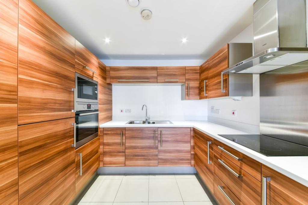 Luxury One Bedroom Apartment – Ben Jonson Road, Stepney Green, London, E1 – £2,101pcm