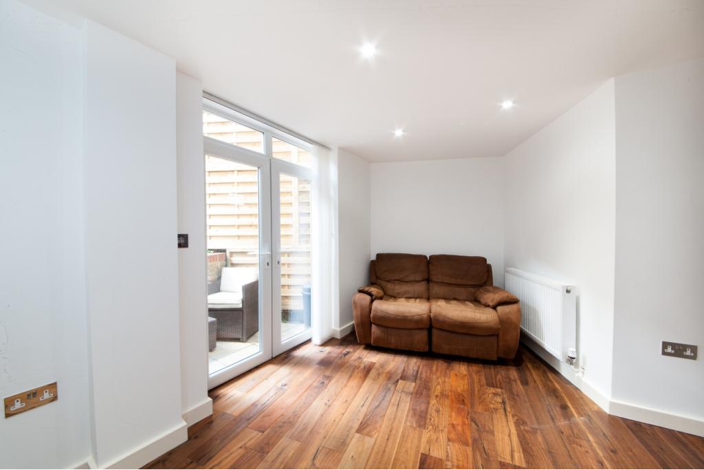 Luxury Two Bedroom Basement Apartment with Private Terrace/Garden in Maida Vale – £1,841pcm