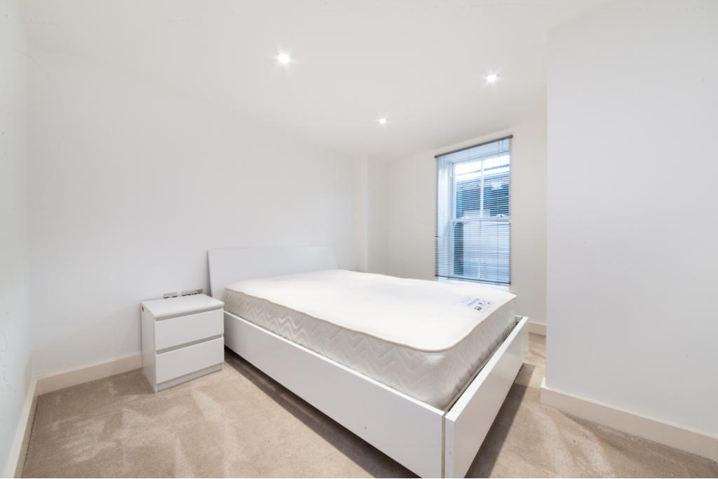 Luxury Two Bedroom Basement Apartment with Private Terrace/Garden in Maida Vale – £1,841pcm