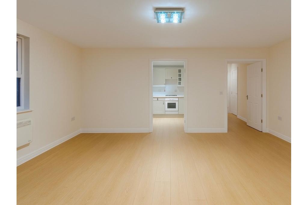 2 Bed Flat, Macmillan Way, SW17