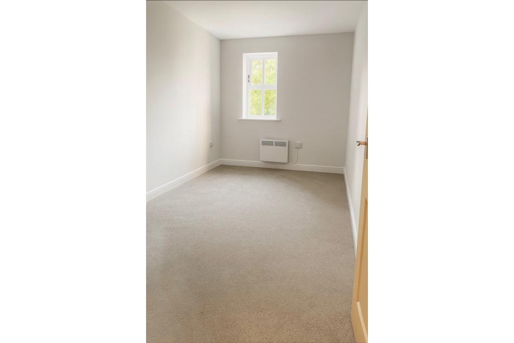 2 Bed Flat, Macmillan Way, SW17