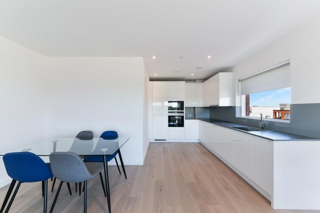 Luxury Two Bedroom Apartment – £2,210pcm – Thonrey Close, Colindale, London, NW9
