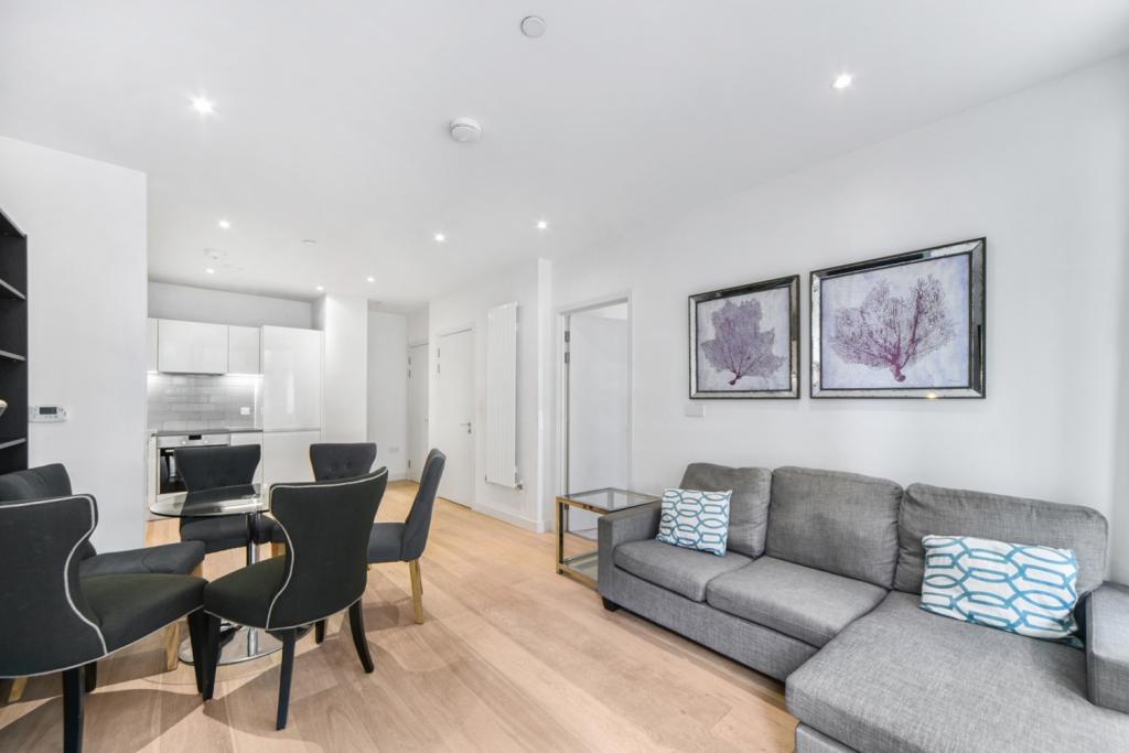 Stylish Two Bedroom Apartment – £2,708pcm – Admiralty Avenue, Docklands, London, E16