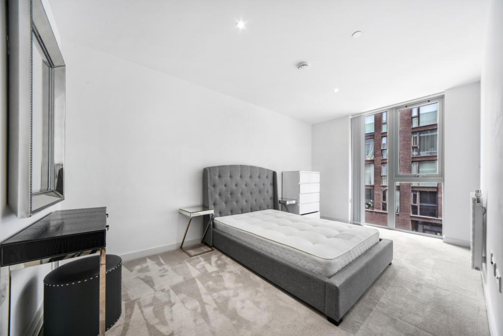 Stylish Two Bedroom Apartment – £2,708pcm – Admiralty Avenue, Docklands, London, E16