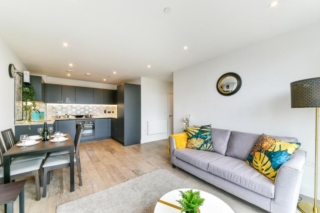 Modern Two Bedroom Apartment – £1,950pcm – Exploration Way, Slough, London, SL1