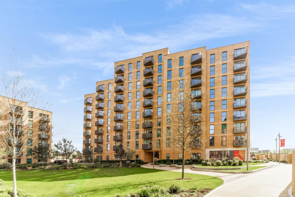 Modern Two Bedroom Apartment – £1,950pcm – Exploration Way, Slough, London, SL1