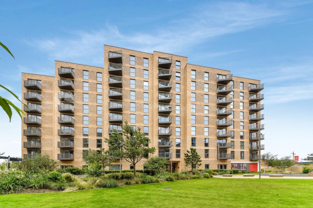 Modern Two Bedroom Apartment – £1,950pcm – Exploration Way, Slough, London, SL1