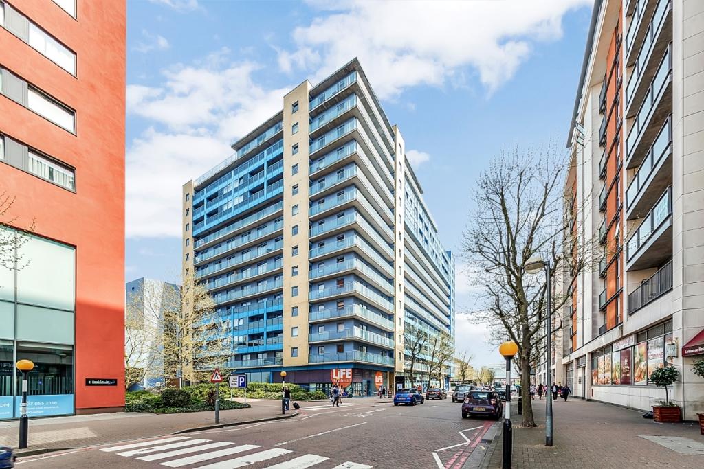 Luxury One Bedroom Apartment – £1,776pcm – Western Gateway, Royal Docks, London, E16