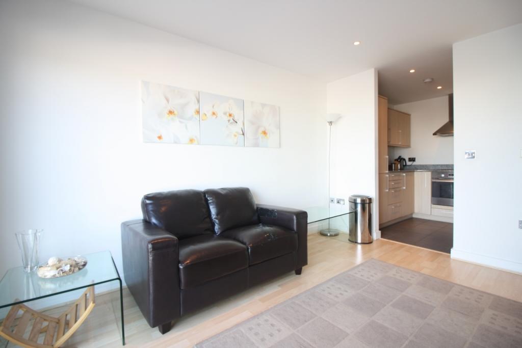 Luxury One Bedroom Apartment – £1,776pcm – Western Gateway, Royal Docks, London, E16