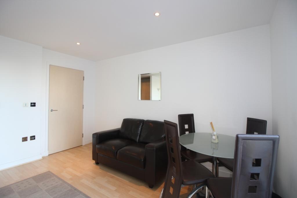 Luxury One Bedroom Apartment – £1,776pcm – Western Gateway, Royal Docks, London, E16