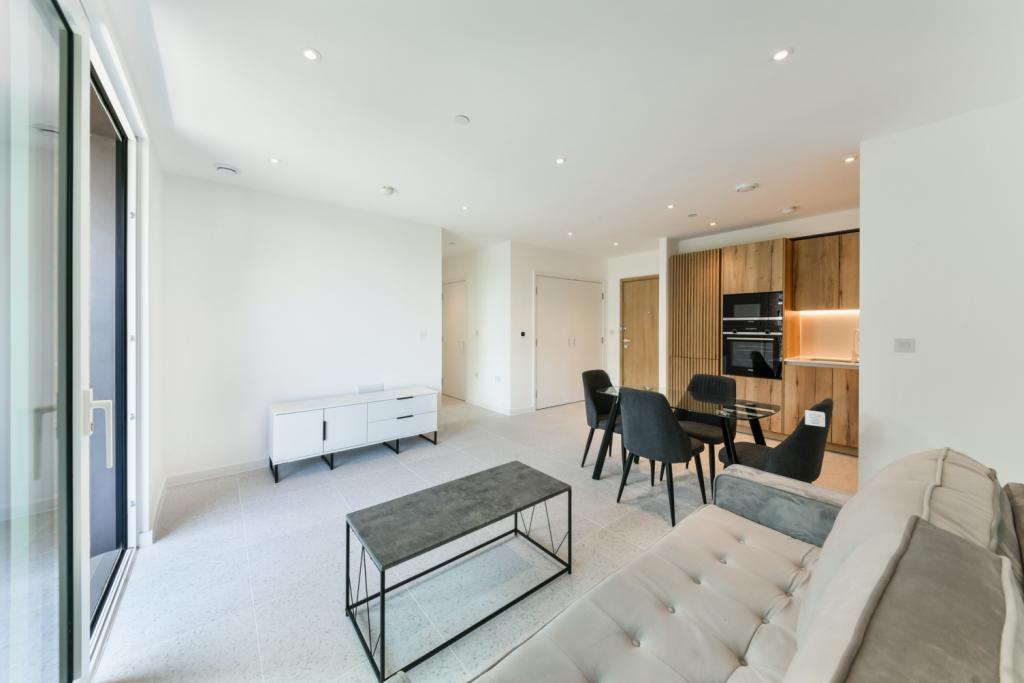 Bright One Bedroom Apartment – £2,535pcm – Sidney Street, Whitechapel, London, E1