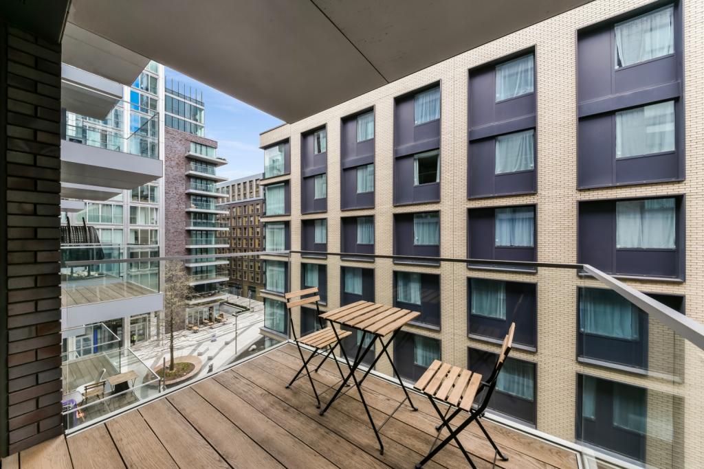 Luxury Two-Bedroom Apartment – £3,986pcm – Canter Way, Aldgate, London, E1