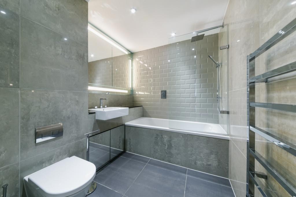 Luxury Two-Bedroom Apartment – £3,986pcm – Canter Way, Aldgate, London, E1