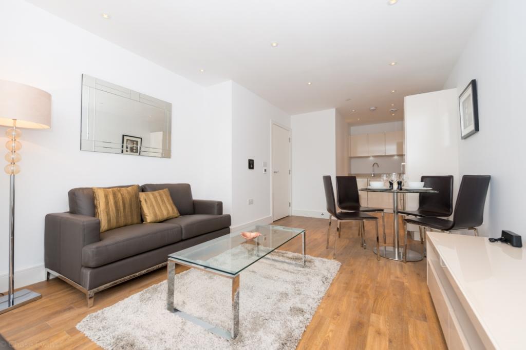 Luxury One-Bedroom Apartment – £2,123pcm – Queensland Road, Islington, London, N7