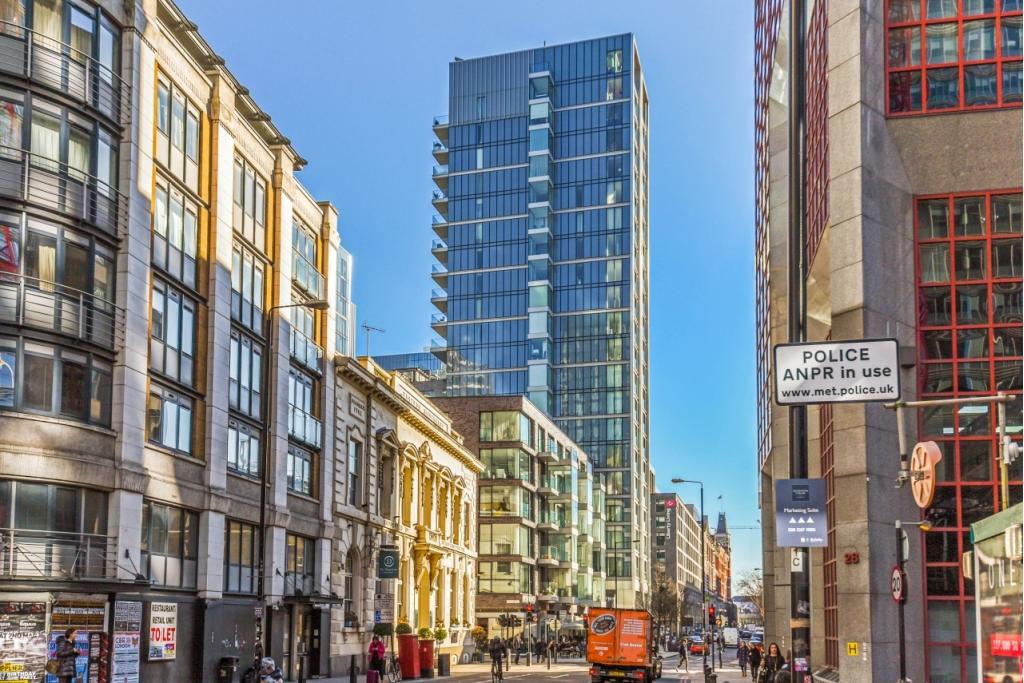 Luxury Two-Bedroom Apartment – £3,900pcm – Leman Street, Aldgate, London, E1