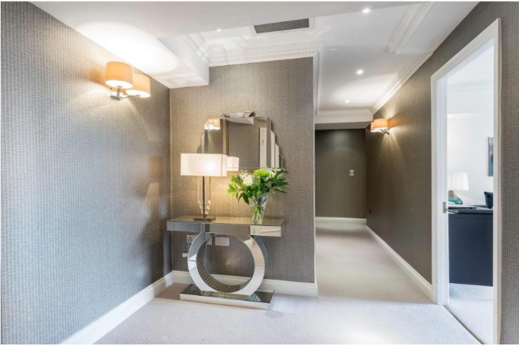 Deluxe One Bedroom Apartment with Park View – £2,100 for 3 Nights