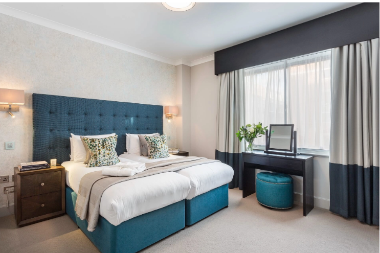 Superior Two Bedroom Apartment with Street View – £2,100 for 3 Nights