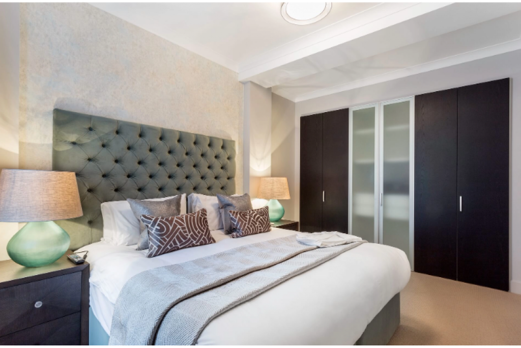 Superior Two Bedroom Apartment with Street View – £2,100 for 3 Nights