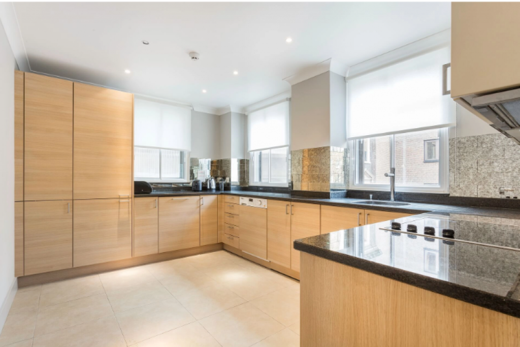 Superior Two Bedroom Apartment with Street View – £2,100 for 3 Nights