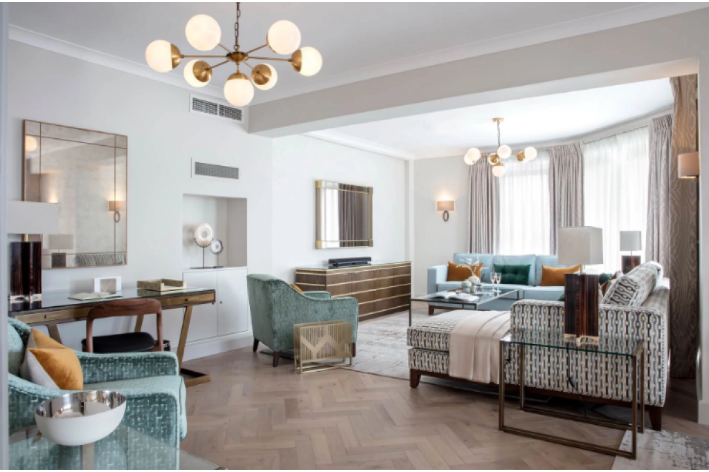 Superior Three Bedroom Apartment with Street View – £2,400 for 3 Nights