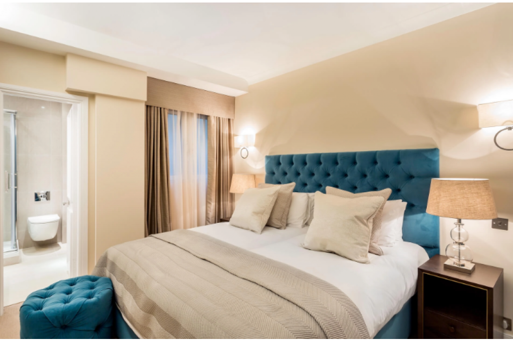 Deluxe Three Bedroom Apartment with Park View – £3,600 for 3 Nights