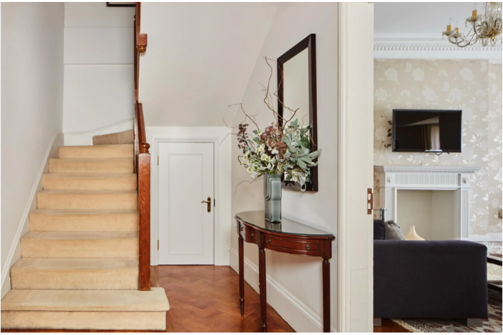 Duplex Three Bedroom Apartment with Garden View – £2,700 for 3 Nights