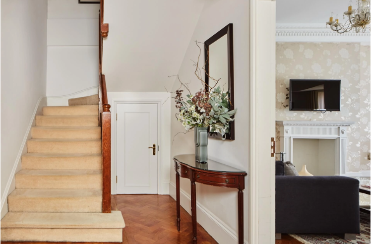 Duplex Three Bedroom Apartment with Garden View – £2,700 for 3 Nights