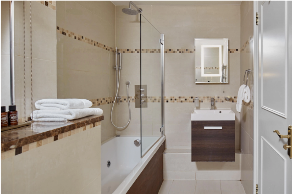 Duplex Three Bedroom Apartment with Garden View – £2,700 for 3 Nights
