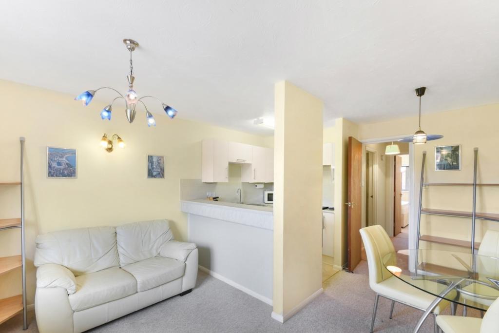 One Bedroom Apartment – £1,646.67pcm – Ambassador Square, Isle of Dogs, London, E14