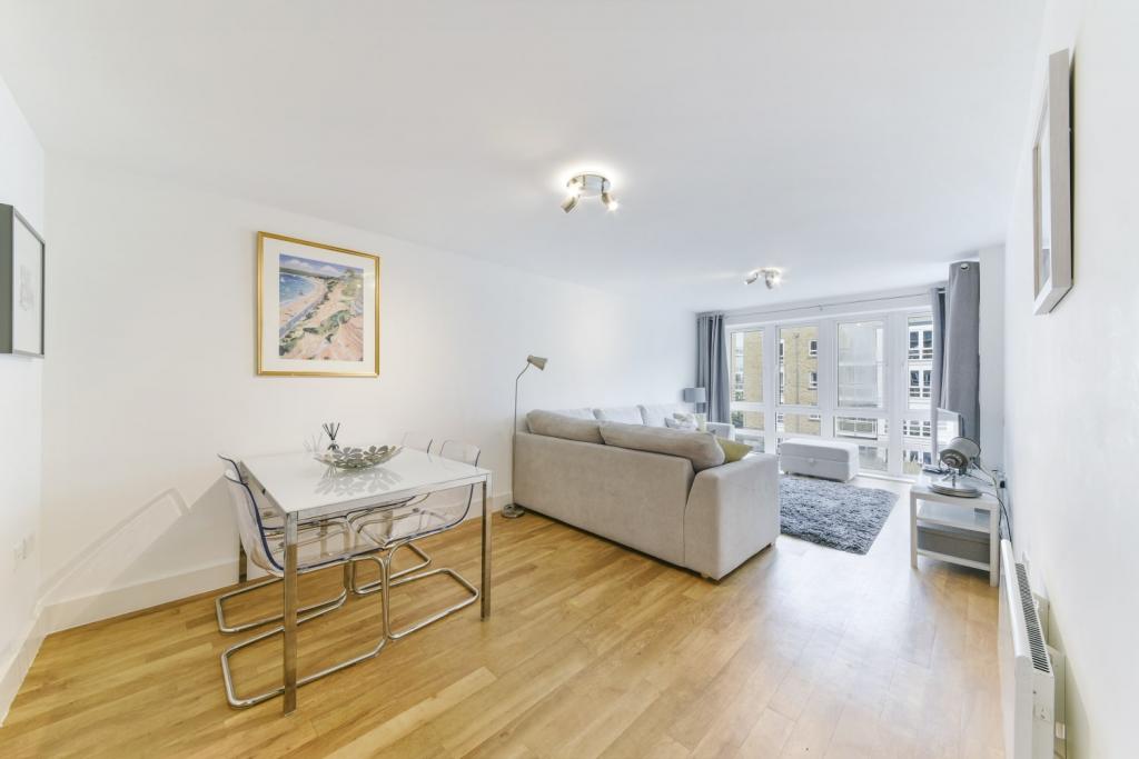 St Davids Square, Isle of Dogs, London, E14 – 2 Bedroom Apartment to Rent – £2,550 pcm