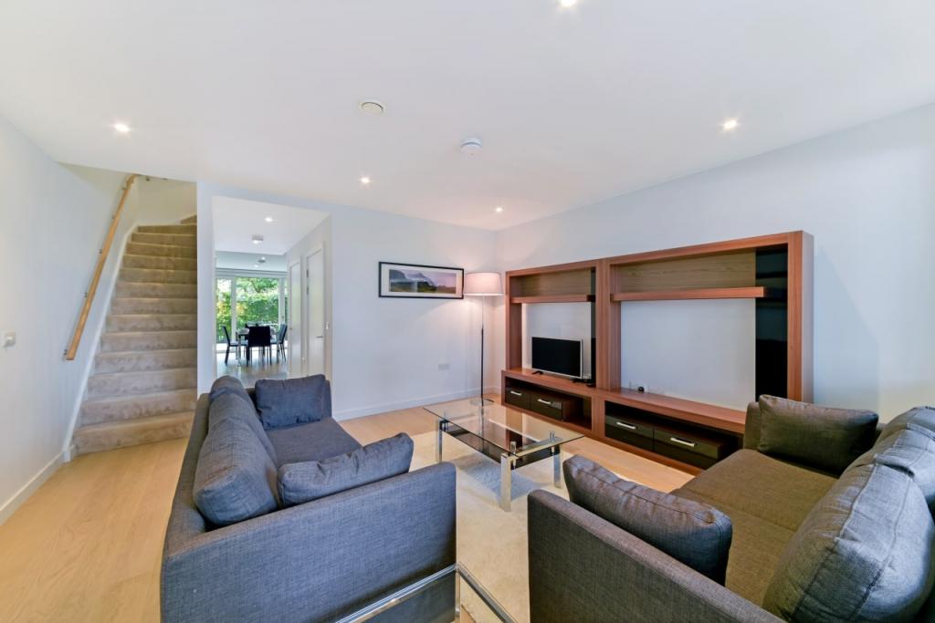 Heygate Street, Elephant Park, London, SE17 – 3 Bedroom Duplex to Rent – £4,550 pcm