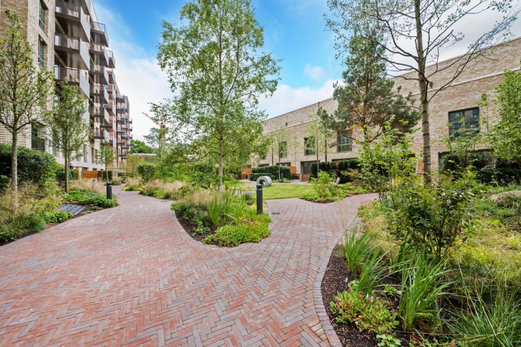 Heygate Street, Elephant Park, London, SE17 – 3 Bedroom Duplex to Rent – £4,550 pcm