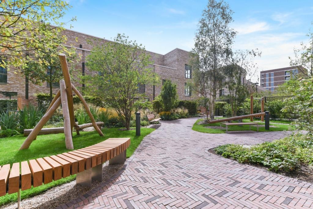 Heygate Street, Elephant Park, London, SE17 – 3 Bedroom Duplex to Rent – £4,550 pcm