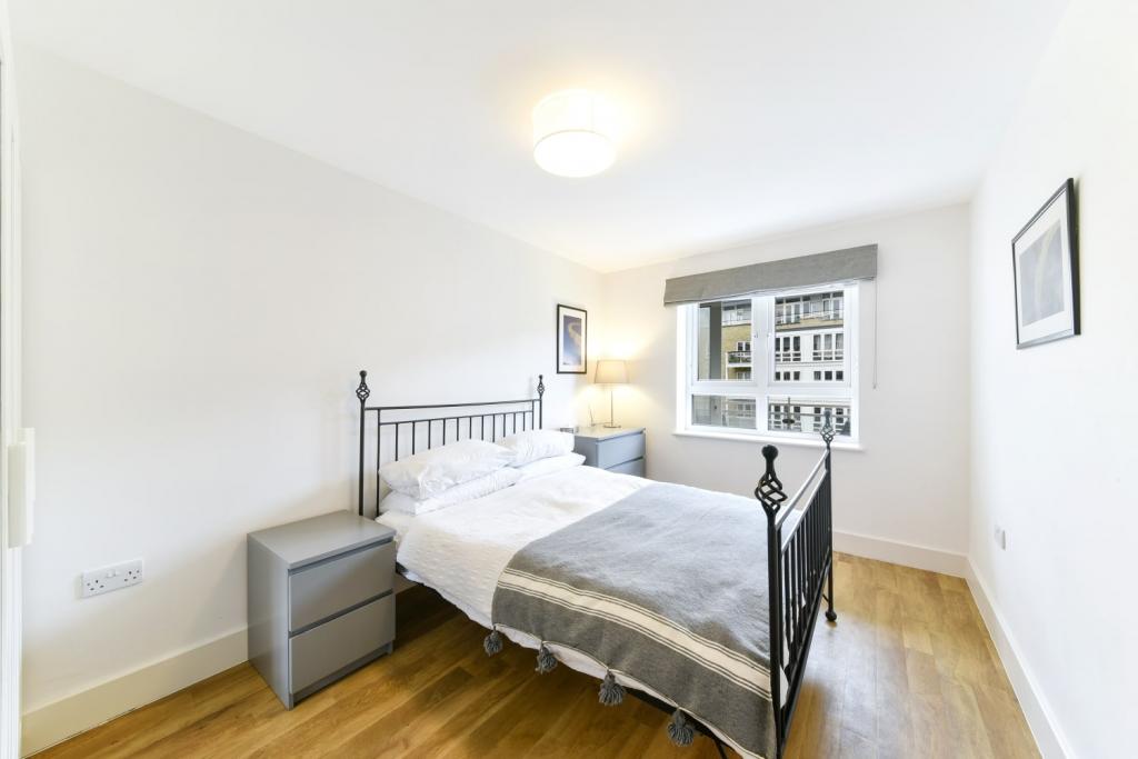 St Davids Square, Isle of Dogs, London, E14 – 2 Bedroom Apartment to Rent – £2,600 pcm