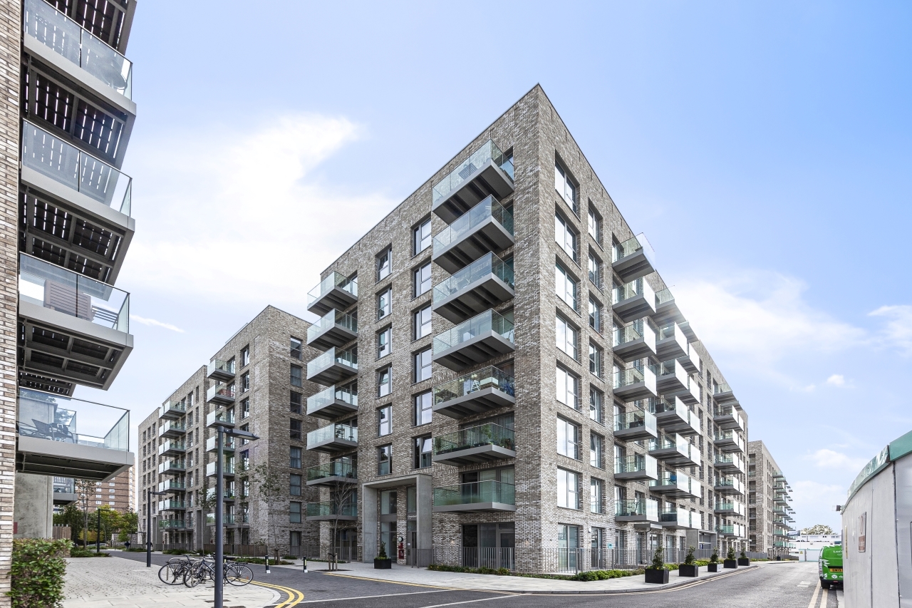 Thunderer Street, Upton Gardens, Newham, London, E13 – 1 Bedroom Apartment to Rent – £1,900 pcm