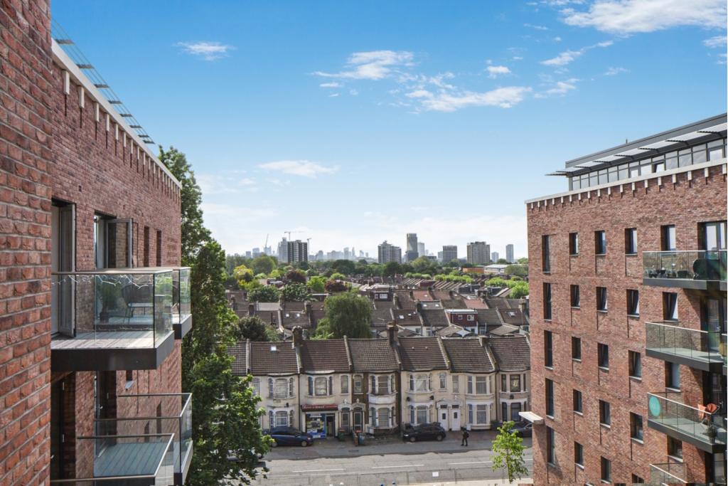 Thunderer Street, Upton Gardens, Newham, London, E13 – 1 Bedroom Apartment to Rent – £1,900 pcm
